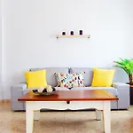 Chocolate Rustic Apartment, In Lägenhet